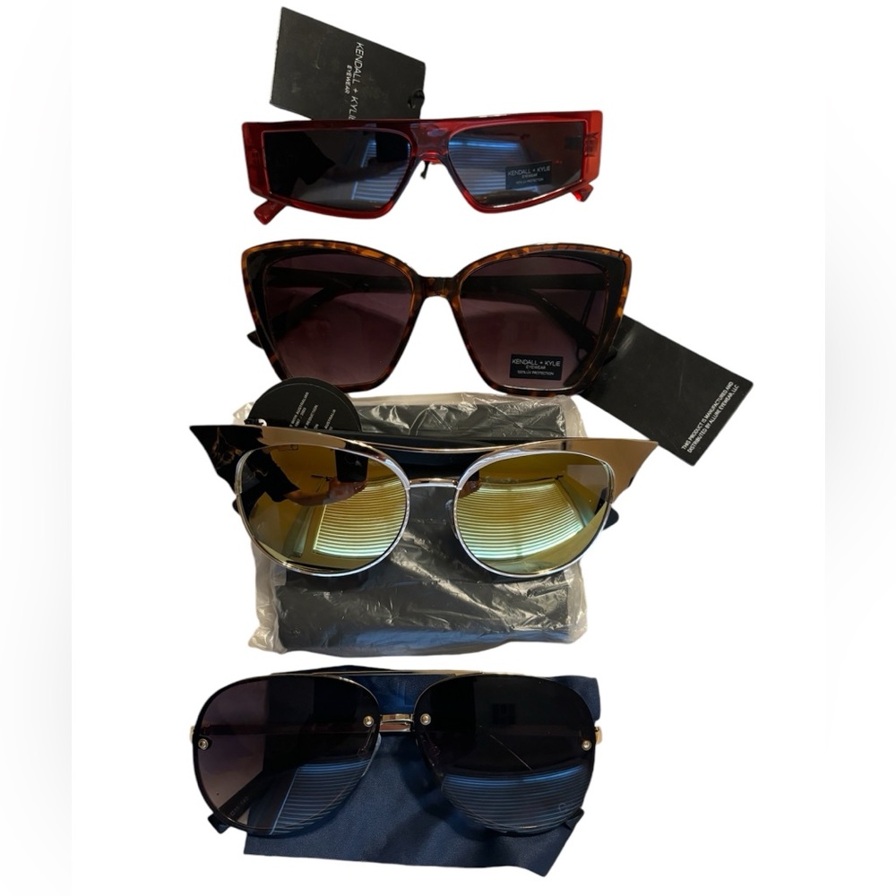 Set of 4 Women’s Sunglasses 3 NEW 1 PREOWNED